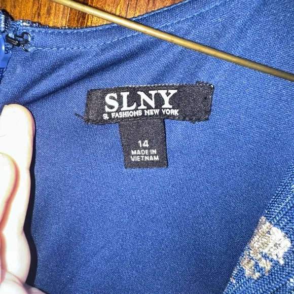 SLNY Blue and Cream Floral Maxi Dress - Picture 4 of 4